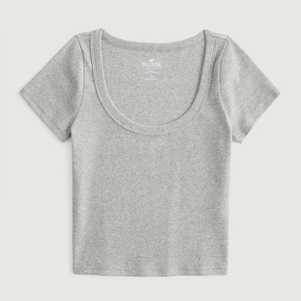 NWT Hollister Ribbed Scoop Baby Tee in Light Heather Grey Size M
